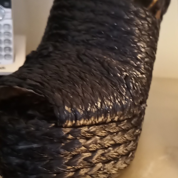 Brand new gorgeous Dolce and Gabbana wedges - Picture 6 of 7